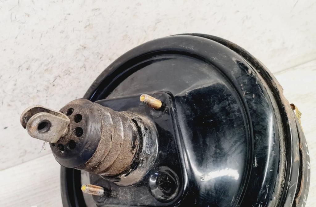 Mercedes MB100 W631 2.4 D Posilnovac brzd 2676049084 6314304230