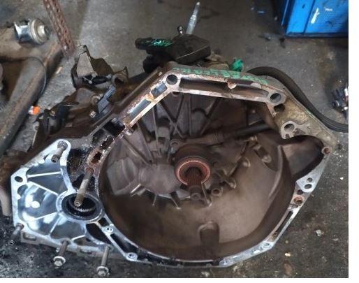 Dacia Duster I 2010-2018 hatchback 1.6 16v petrol MT 77 kW 2011  Prevodovka TL8B007