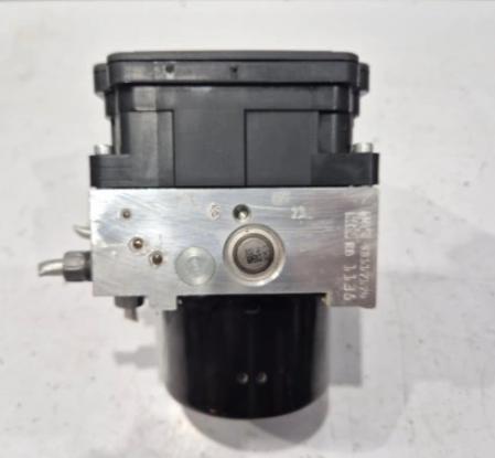 Renault Megane III 2008-2016 hatchback 1.9 DCI diesel 96 kW 2009  Pumpa ABS