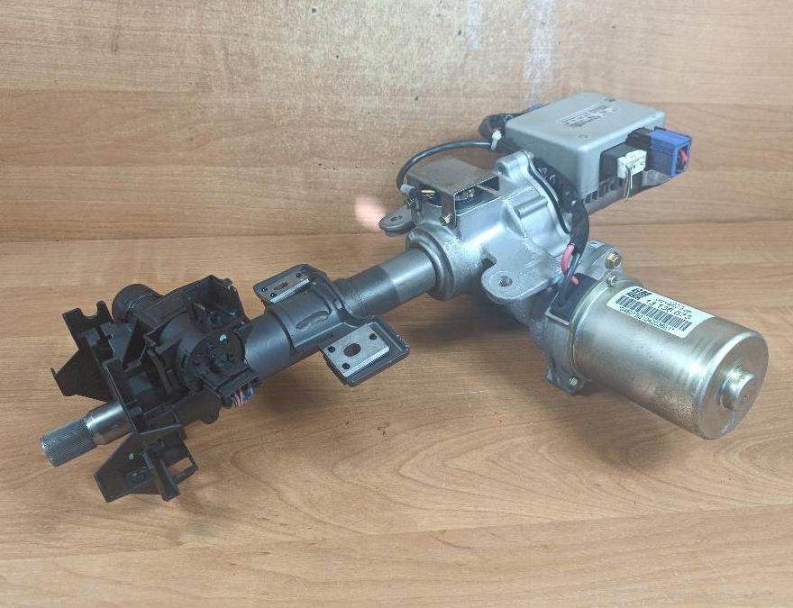 Opel Corsa C 2000-2006 hatchback 1.2 16v petrol MT 55 kW 2004  Servocerpadlo, pumpa riadenia 13136673 13136672