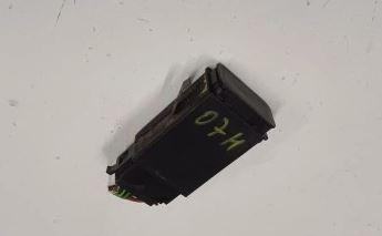 Audi A2 hatchback 1.4 TDI diesel MT 55 kW 2000 Rele 8Z0941509B