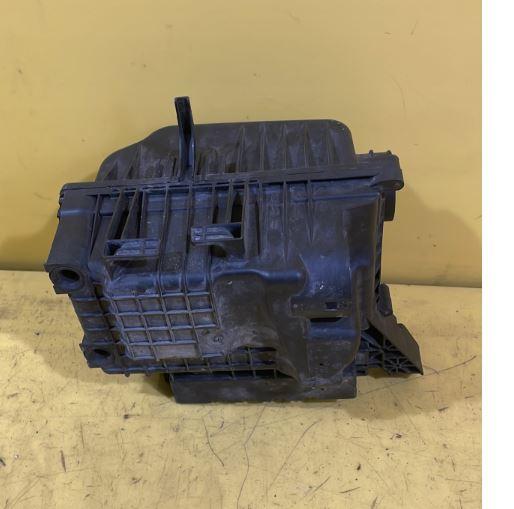 MiniCooper 2000-2006 hatchback 1.4 16v petrol MT 70 kW 2009 Obal filtra vzduchu 11025410