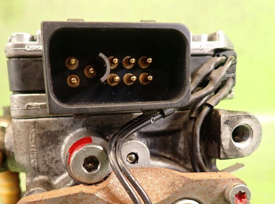 BMW 5 E39 1996-2003 combi 2.0 D diesel MT 100 kW 2000  Vstrekovacie cerpadlo 0281010479