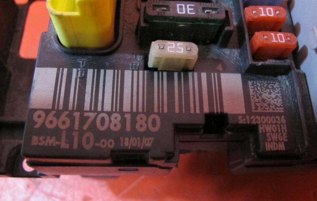 Peugeot 207 hatchback 1.4 16v petrol MT 70 kW 2011  Modul komfortu