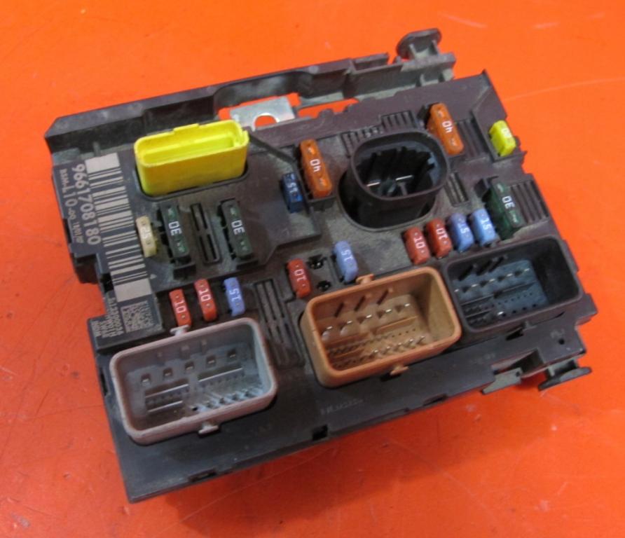 Peugeot 207 hatchback 1.4 16v petrol MT 70 kW 2011  Modul komfortu