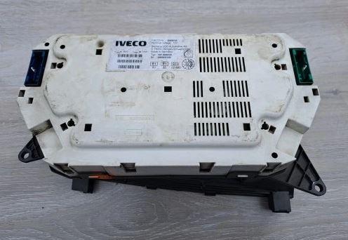Iveco Daily III 1999-2006 3.0 HPI diesel MT 100 kW 2006  Pristrojova doska, displej 504055193