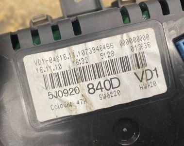 Skoda Fabia II 2007-2014 hatchback 1.4 TDI diesel 59 kW 2008  Pristrojova doska, displej 5J0920840D