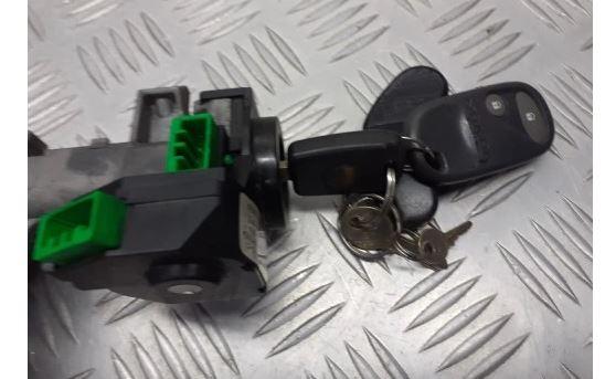 Honda Civic VII 2000-2006 sedan 1.7 16v petrol MT 88 kW 2001 Spinacia skrinka a kluc