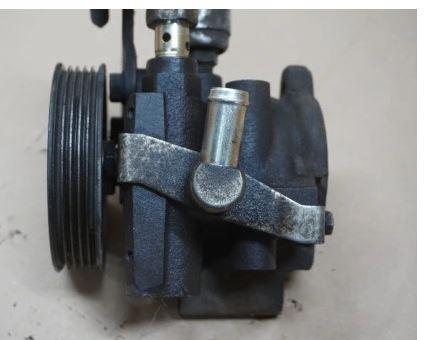 Daihatsu Applause sedan 1.6 16v petrol MT 66 kW 1994  Servocerpadlo, pumpa riadenia