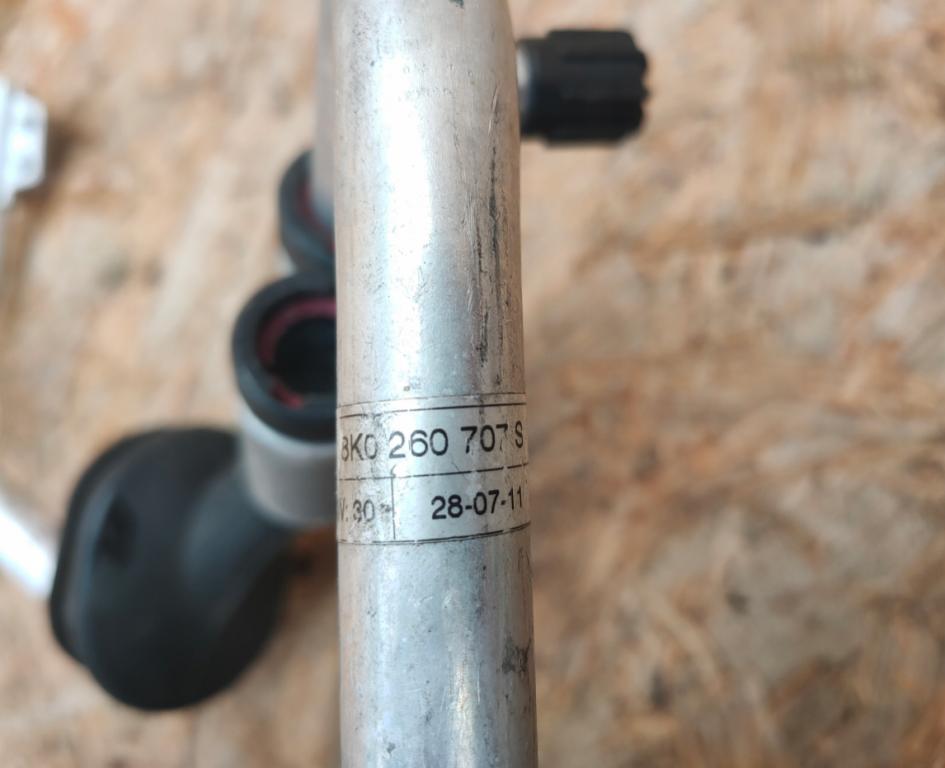 Audi A4 B8 2007-2015 combi 2.0 TDI diesel AT 105 kW 2011  Rurka klimatizacie 8K0260707S