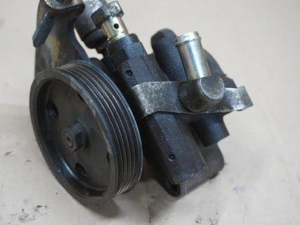 Daihatsu Applause sedan 1.6 16v petrol MT 66 kW 1994  Servocerpadlo, pumpa riadenia