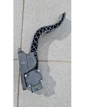 Nissan Terrano II 1992-2006 suv 2.7 TD diesel 74 kW 1994 Pedal