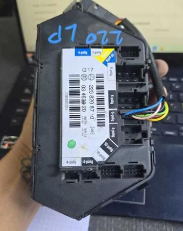 Mercedes S W220 1998-2005 sedan 3.2 CDI diesel AT 145 kW 2000  Prepinac/spinac/tlacidlo a ovladac kurenia Tlačidlá ovládania sedadiel 2208208710 2208208710