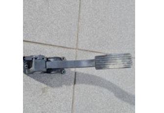 Nissan Terrano II 1992-2006 suv 2.7 TD diesel 74 kW 1994  Pedal