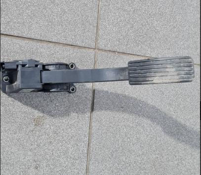 Nissan X-trail II T31 2008-2013 suv 2.0 DCI diesel 110 kW 2007  Pedal plynu 0281002591 188022X300