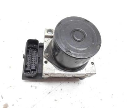 Skoda Fabia II 2007-2014 hatchback 1.4 TDI diesel 59 kW 2008  Pumpa ABS 6R0907379J 6R0614117F