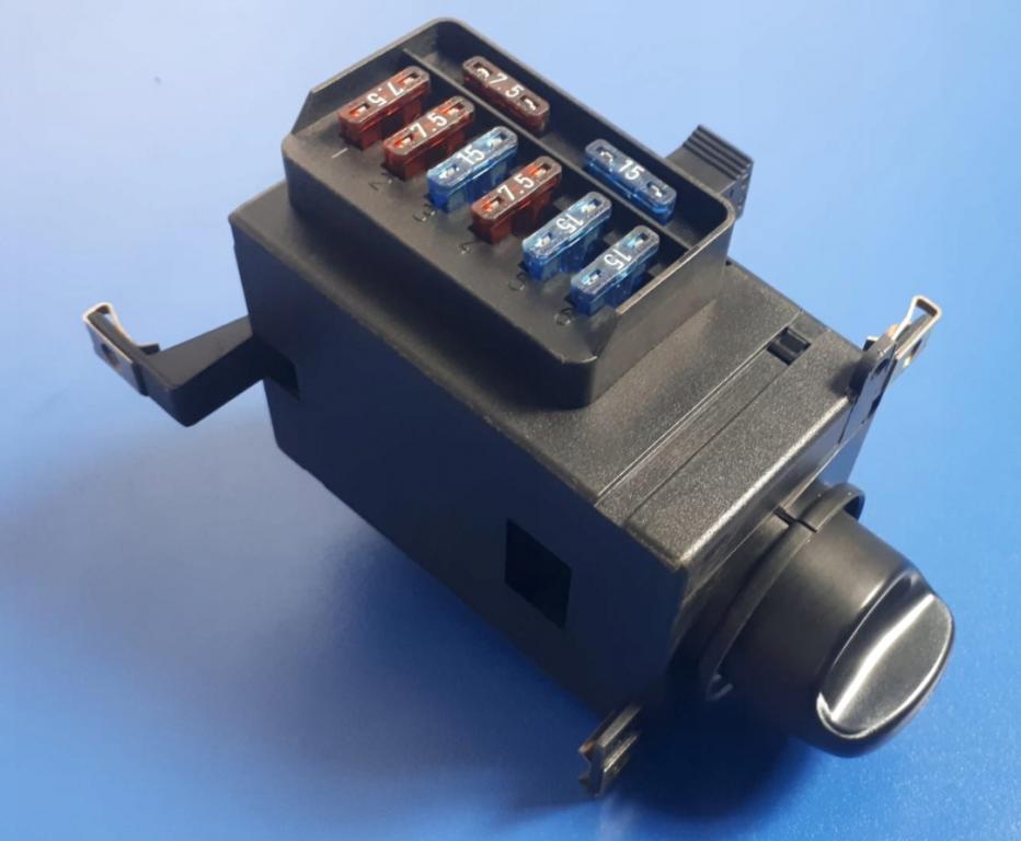 Mercedes A W168 1997-2004 hatchback 1.4 petrol MT 60 kW 1998  Spinacia skrinka A1685450104