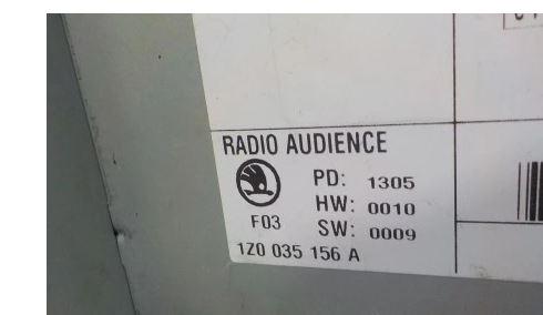 Skoda Octavia II 2004-2013 hatchback 1.9 TDI diesel MT 77 kW 2010  Radio 1Z0035156A