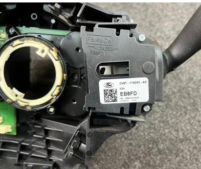 Ford Focus Mk3 2010-2018 sedan 1.6 TDCI diesel MT 70 kW 2011  Prepinacie packy pod volantom BK2T-14A664-BA