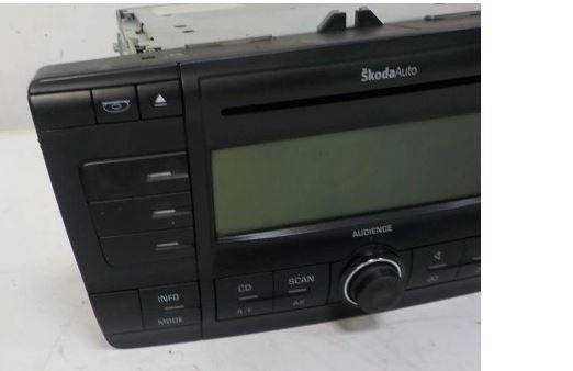 Skoda Octavia II 2004-2013 hatchback 1.9 TDI diesel MT 77 kW 2010  Radio 1Z0035156A