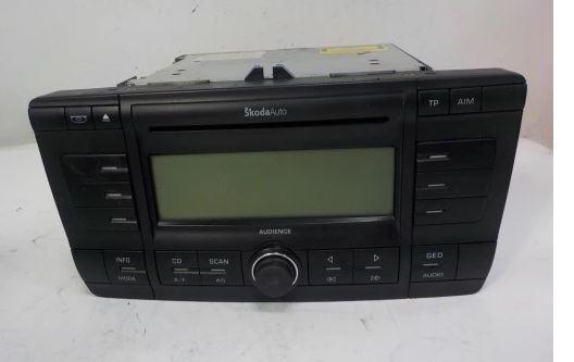 Skoda Octavia II 2004-2013 hatchback 1.9 TDI diesel MT 77 kW 2010  Radio 1Z0035156A
