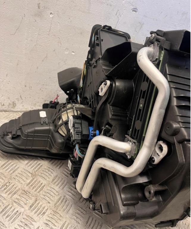 Renault Megane III 2008-2016 combi 1.6 16v petrol MT 81 kW 2011  Radiator kurenia