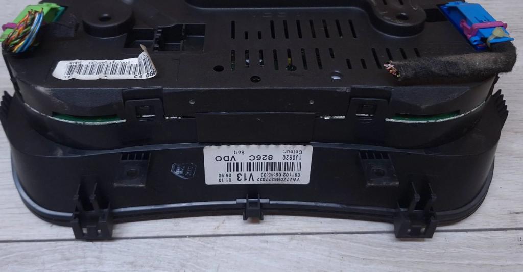 Volkswagen Golf IV 1997-2003 hatchback 1.9 TDI diesel MT 81 kW 1999  Prístrojová doska, displej 110080131 1J0920826C