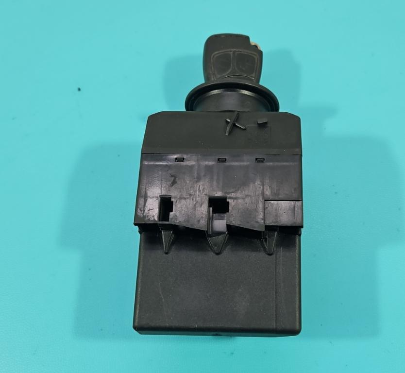 Mercedes C W203 2000-2007 sedan 2.2 CDI diesel AT 105 kW 2001  Spínacia skrinka 2035450508