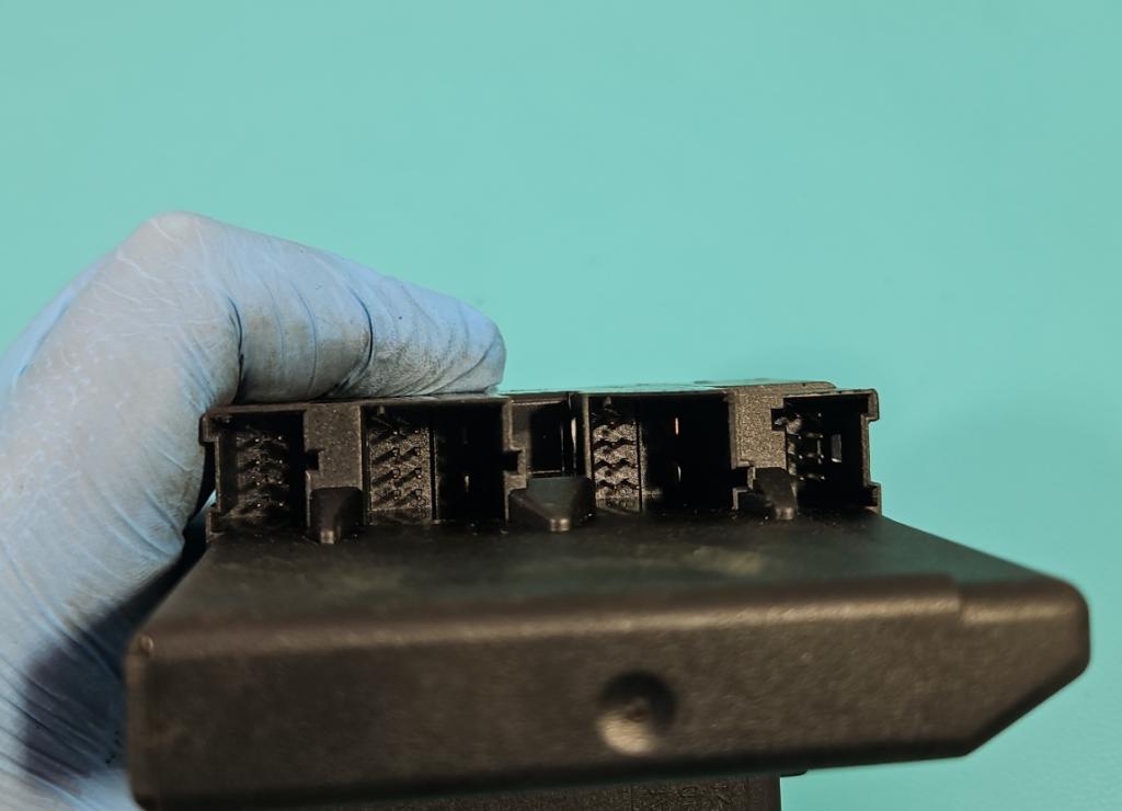 Mercedes C W203 2000-2007 sedan 2.2 CDI diesel AT 105 kW 2001  Spínacia skrinka 2035450508