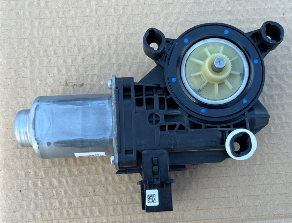 Skoda Fabia II 2007-2014 hatchback 1.4 TDI diesel MT 51 kW 2007  Motorček okien predný pravý 6Q2959802H