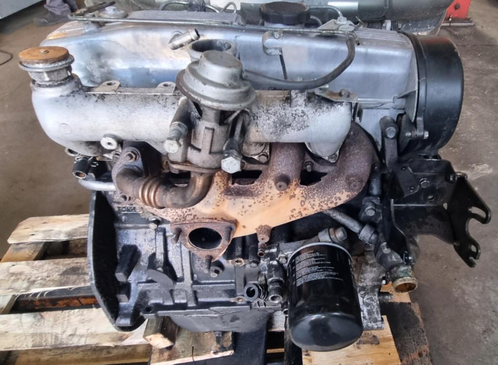Hyundai Galloper II 1998-2003 hatchback 2.5 TD diesel MT 73 kW 1999  Motor diesel