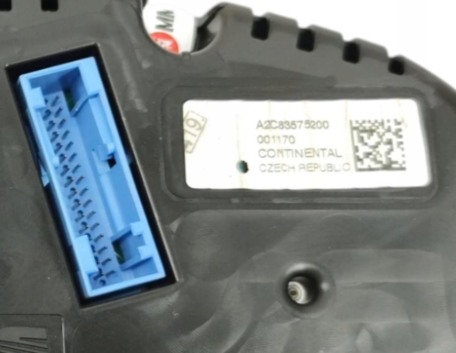 Skoda Fabia II 2007-2014 hatchback 1.6 TDI diesel MT 55 kW 2012  Prístrojová doska, displej