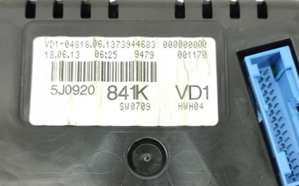 Skoda Fabia II 2007-2014 hatchback 1.6 TDI diesel MT 55 kW 2012  Prístrojová doska, displej