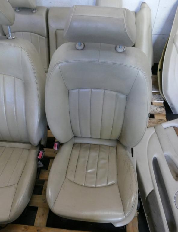 Jaguar X-type combi 2.0 D diesel MT 96 kW 2006  Sedačka, sedadlo