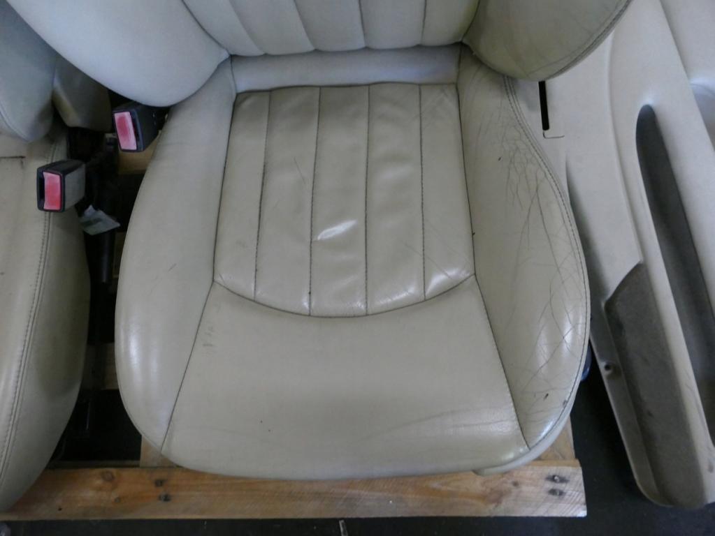 Jaguar X-type combi 2.0 D diesel MT 96 kW 2006  Sedačka, sedadlo