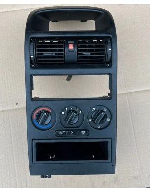 Opel Astra II 1998-2009 hatchback 1.6 8v petrol MT 62 kW 2000  Panel kúrenia/klimatizácie