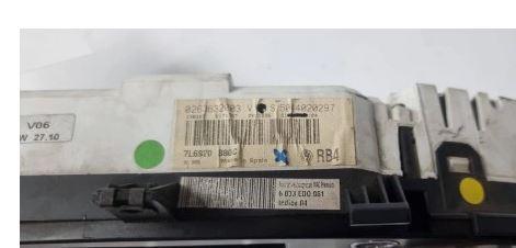 Volkswagen Touareg I 2002-2010 hatchback 5.0 TDI V10 diesel AT 230 kW 2003  Prístrojová doska, displej 7L6920880C