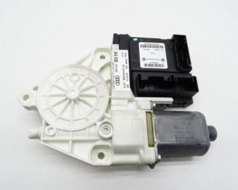 Audi A3 8P 2003-2012 hatchback 1.6 petrol MT 75 kW 2003  Motorček okien predný pravý 8P0959801K