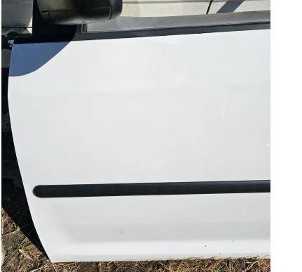 Volkswagen Caddy III 2K 2003-2020 minivan 2.0 TDI diesel 55 kW 2015  Dvere predné ľavé