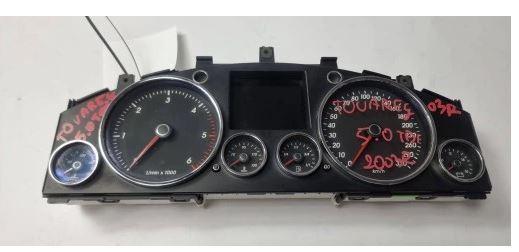 Volkswagen Touareg I 2002-2010 hatchback 5.0 TDI V10 diesel AT 230 kW 2003  Prístrojová doska, displej 7L6920880C