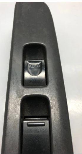 Subaru Justy III 2003-2007 hatchback 1.3 16v petrol MT 69 kW 2003  Prepínač 2526L21
