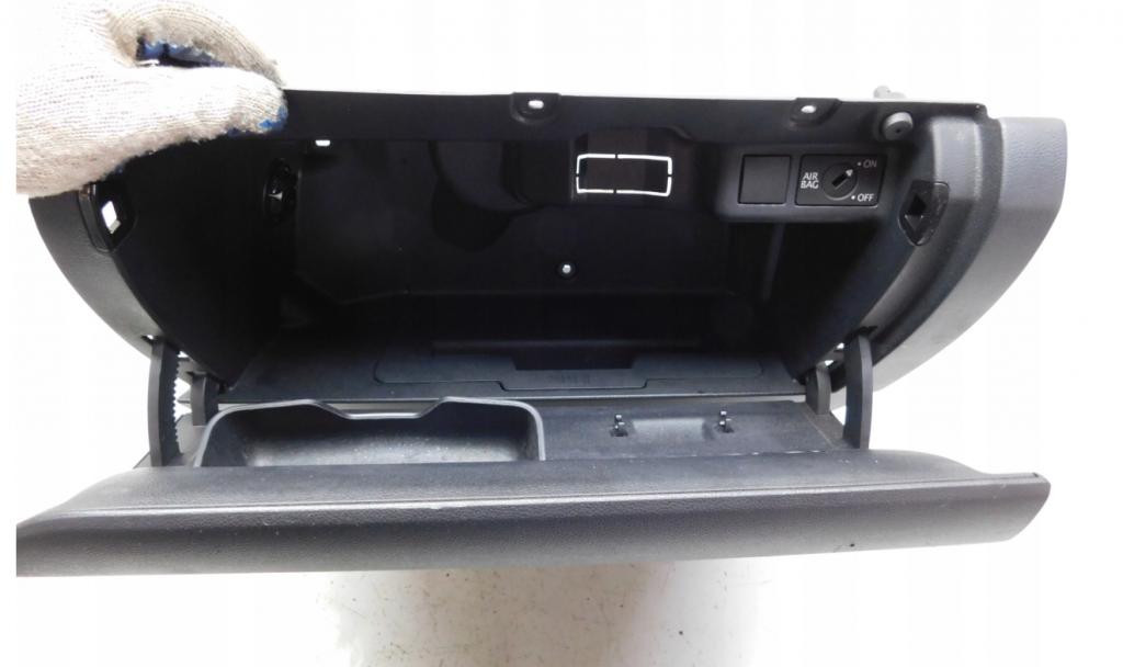 Volkswagen Polo V 6R 2009-2017 hatchback 1.2 petrol MT 51 kW 2010  Priehradka, kastlík 6R1857097