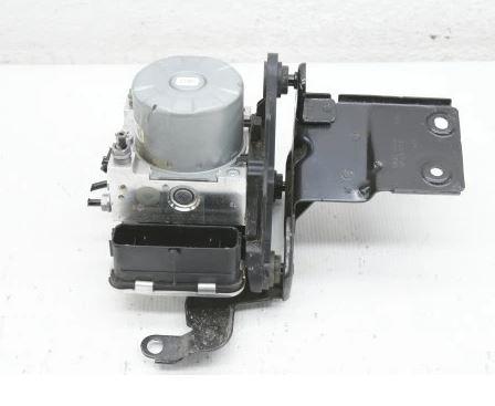 Volkswagen Golf VII 2012-2020 combi 1.4 TSI petrol MT 90 kW 2014  Pumpa ABS 5Q0614517EE