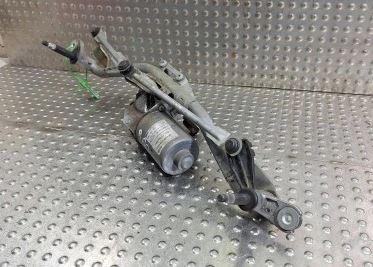 Audi A2 hatchback 1.4 16v petrol AUA MT 55 kW 2000  Motorček stieračov predný 8X1955023E