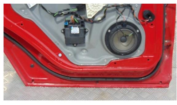 Mercedes B W245 2005-2011 hatchback 2.0 T petrol MT 142 kW 2007  Dvere zadné ľavé  kod 589
