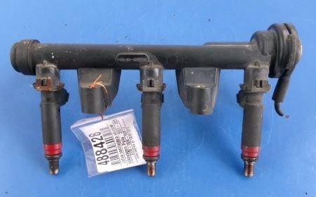 Volkswagen Polo IV 9N 2001-2009 hatchback 1.2 12v petrol MT 47 kW 2001  Vstrekovacia lišta 03D133329A 03D906031C