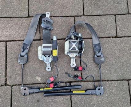 Renault Clio III 2005-2012 hatchback 1.2 petrol 55 kW 2009  Bezpečnostný pás 34052522 34052520