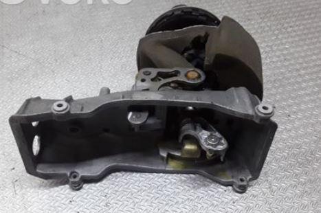 Audi A2 hatchback 1.4 16v petrol AUA MT 55 kW 2000  Rýchlostná páka (kulisa) 8Z0711246A