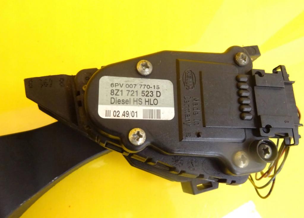 Audi A2 hatchback 1.4 TDI diesel 55 kW 2002  Potenciometer plynového pedálu 8Z1721523D