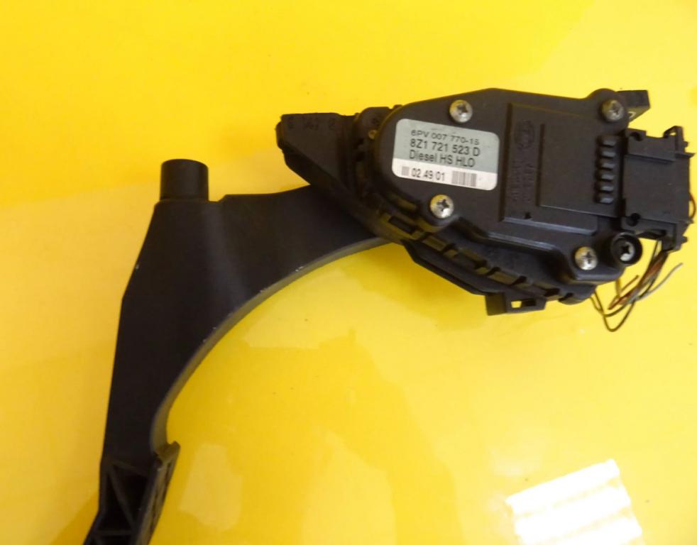 Audi A2 hatchback 1.4 TDI diesel 55 kW 2002  Potenciometer plynového pedálu 8Z1721523D